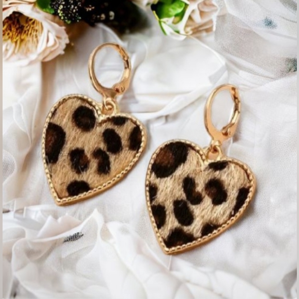 Leopard Heart Earrings - Picture 6 of 10